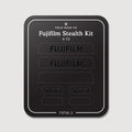 Kit discret pour Fujifilm X-T3 : vinyles Logo discret et Noir mat sur la feuille de support Field Made Co