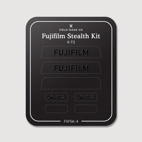 Kit discret pour Fujifilm X-T2 : vinyles Logo discret et Noir mat sur la feuille de support Field Made Co