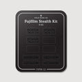 Kit discret pour Fujifilm X-E5 : vinyles Logo discret et Noir mat sur la feuille de support Field Made Co